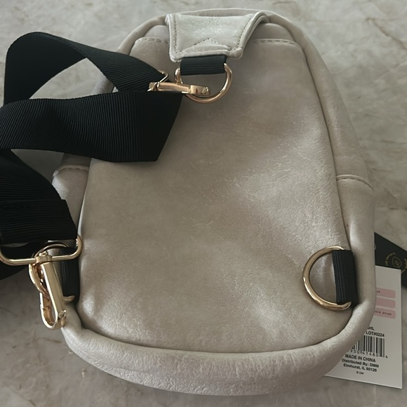 Kedzie Sunset Sling with additional interchangeable strap - Picture 6 of 7